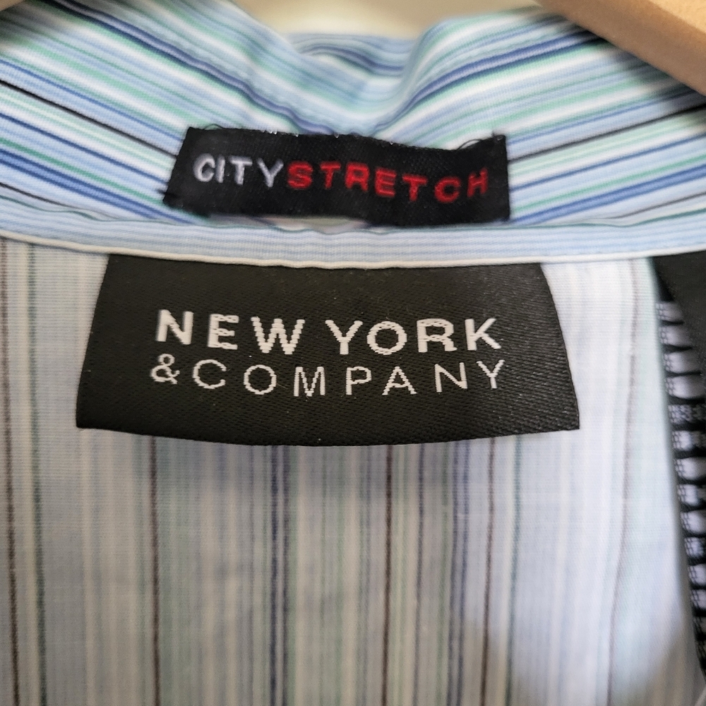 Women's Blouse Small Blue Strips stretch New York & Co. NWT - Picture 4 of 4